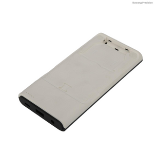 Pr&auml;zises, spritzgegossenes, schwarzes ABS-PC-Geh&auml;use f&uuml;r tragbare Powerbanks mit integrierten Anschl&uuml;ssen, Netzschalter und schlankem, ergonomischem Design